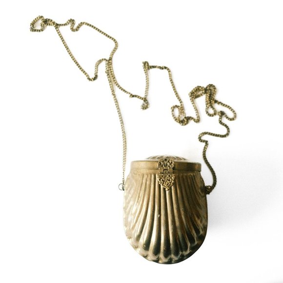 Vintage Handbags - vintage brass clamshell evening bag/purse with filigree clasp and velvet lining